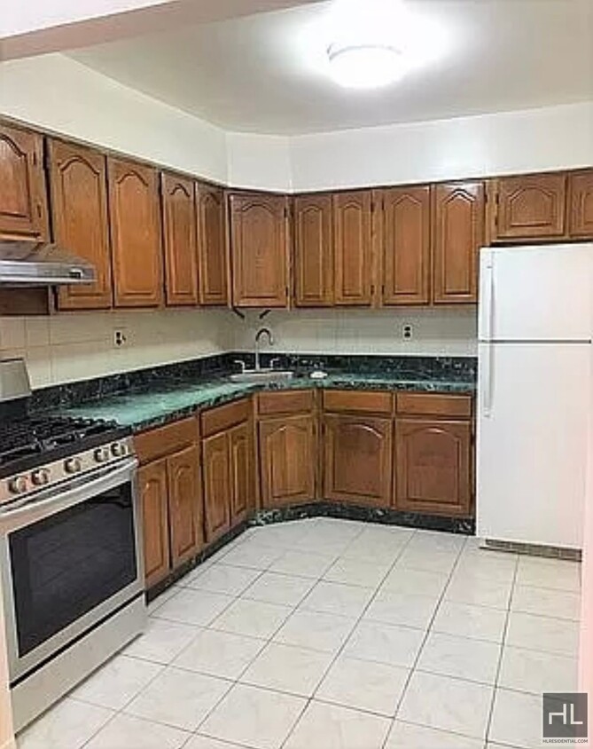 Primary Photo - 47 AVENUE