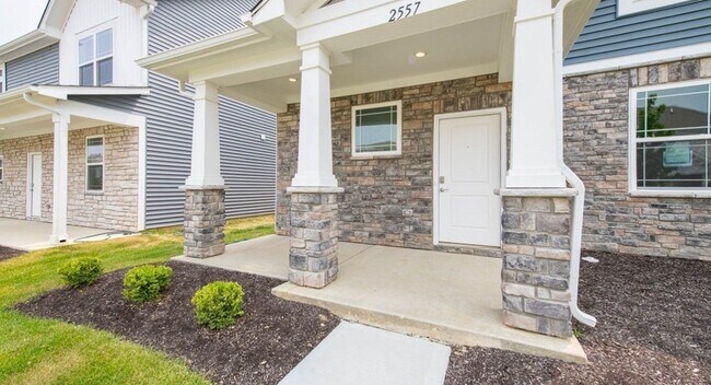 Building Photo - 2557 Lamar Dr