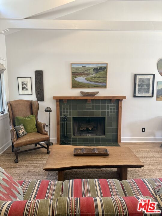 Primary Photo - 220 France Cir