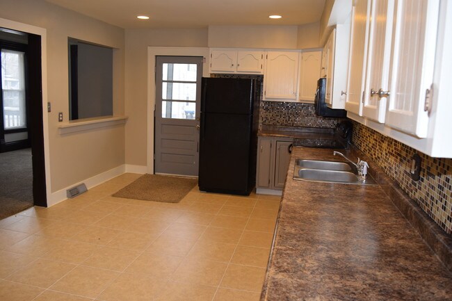 Foto del edificio - 107 S Morris Ave