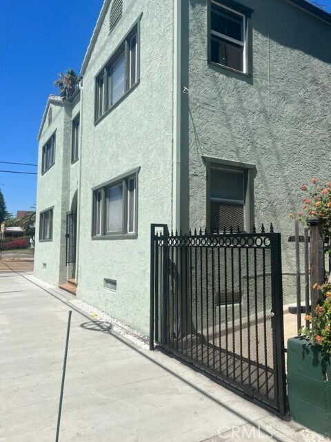 Foto del edificio - 752 Daisy Ave