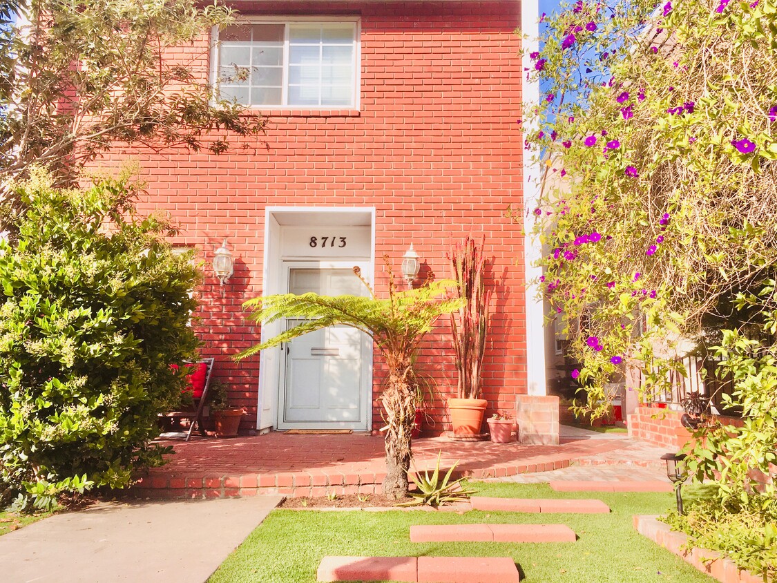 Primary Photo - 8713 Pershing Dr