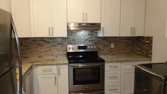 Kitchen - 13293 Clairmont Way