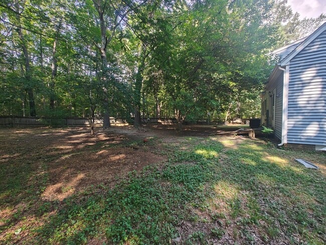 Foto del edificio - 4 bedroom home on cul-de-sac