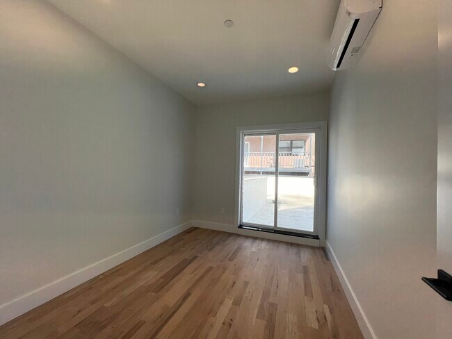 Unidad 2B - 46 Van Reipen Ave