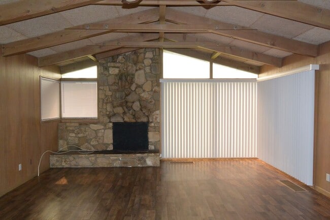 Building Photo - 108 N Crenshaw St