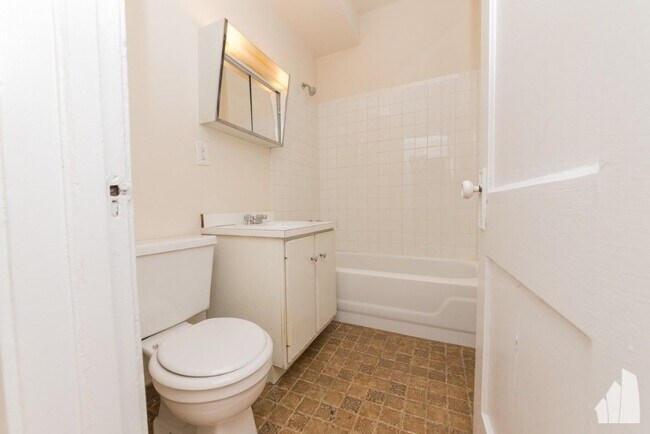 Foto del edificio - 3517 N Racine Ave