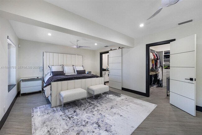 Foto del edificio - 517 S Riverside Dr