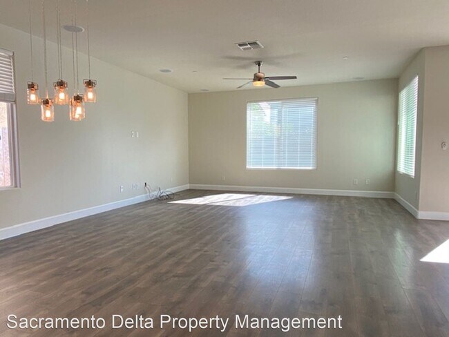 Foto del edificio - 3 br, 2.5 bath House - 2564 Mead Way