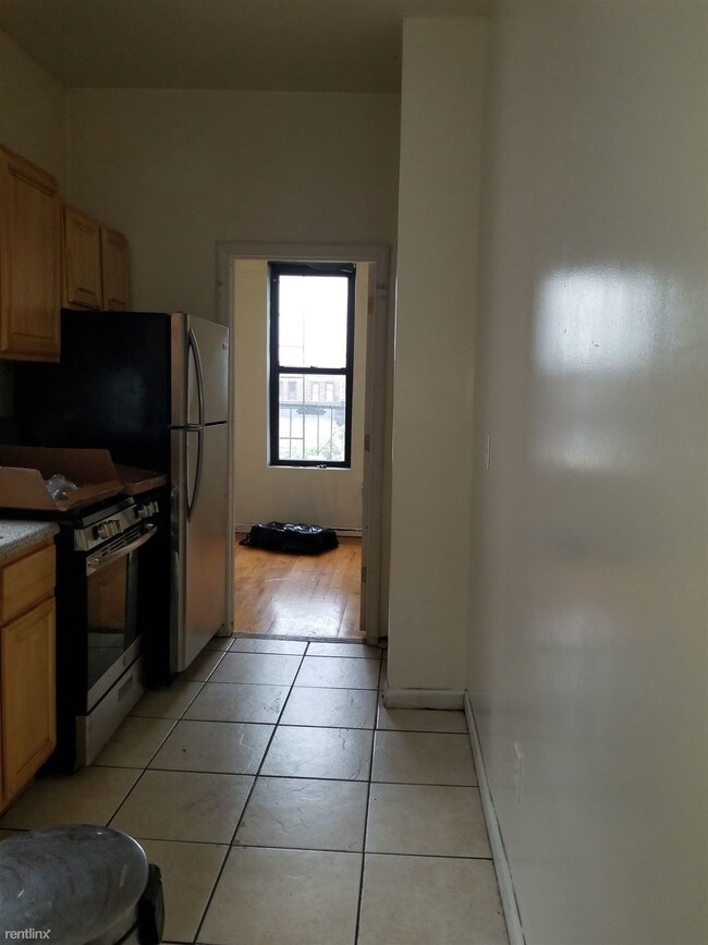 Building Photo - 2 br, 1 bath Apartment - 322 Eldert St
