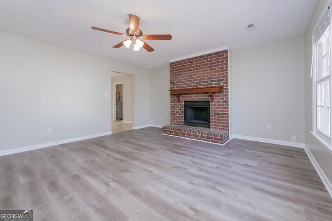 Foto del edificio - 315 Cornwallis Way
