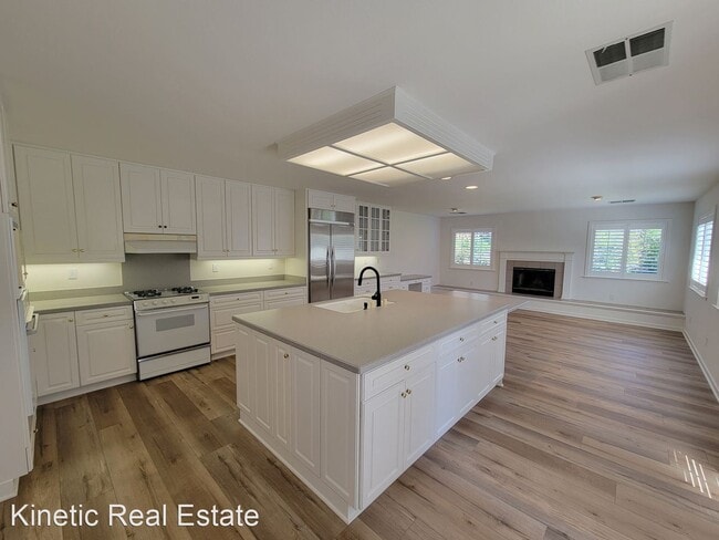 Building Photo - 5 br, 2 bath House - 3312 N Lucille Ln.