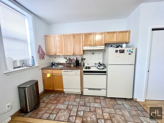 Foto del edificio - Spacious Studio in Astoria I NWRM Subway A...