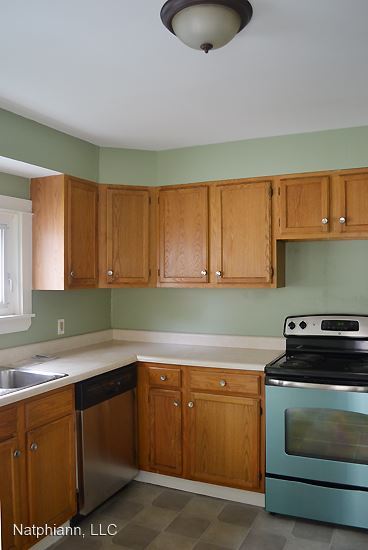 Building Photo - 4 br, 1 bath House - 373 Essex St