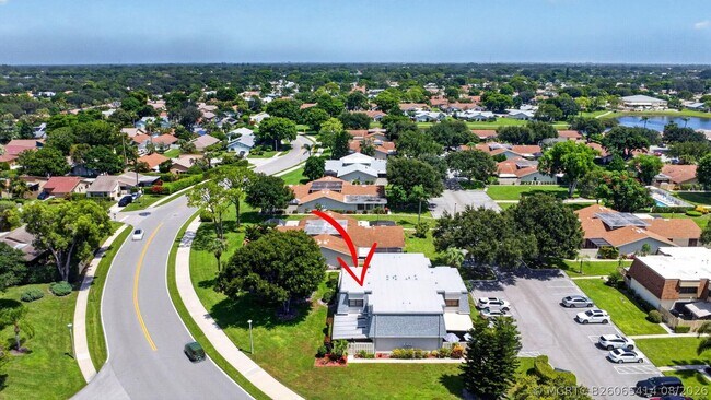 Foto del edificio - 812 NW 30th Ave