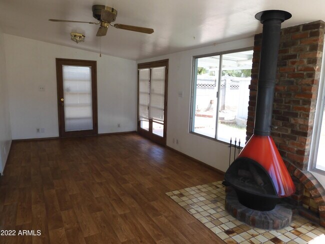 Foto del edificio - 2825 N 33rd St