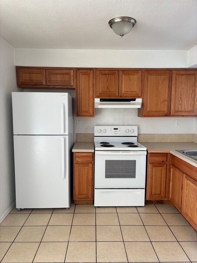 Building Photo - SFH B 107 - Wilson Lane Duplex