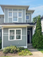 Building Photo - 817 Knox Ave