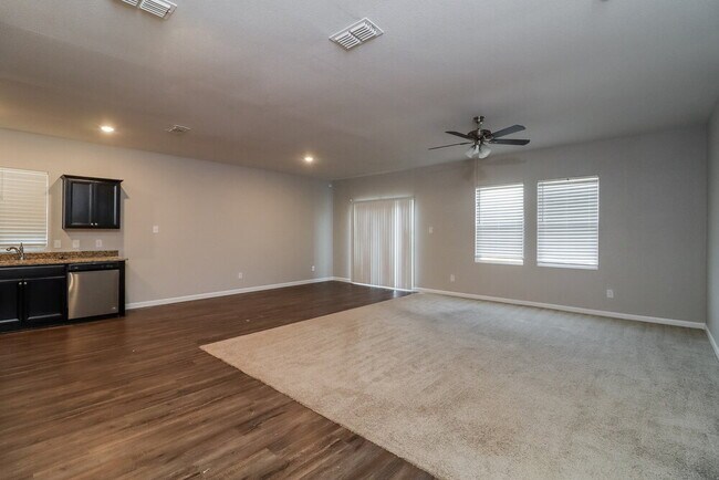 Foto del edificio - 10332 Jameson Ln