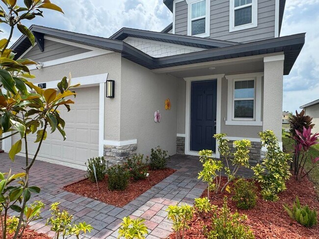 Photo - 4/2.5 in Links Terrace House