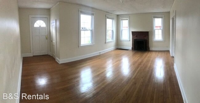 Building Photo - 3 br, 1 bath House - 2424 West Main St.