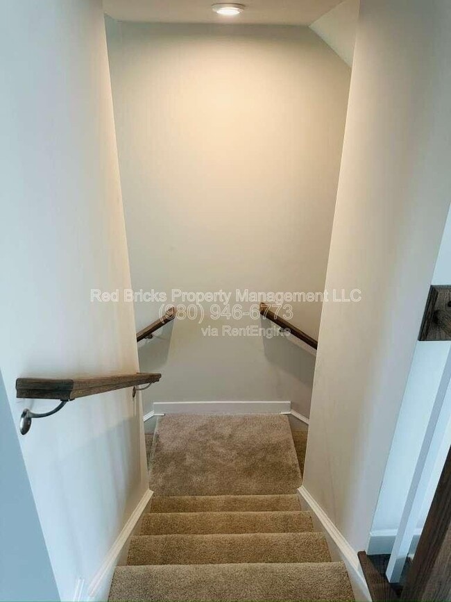 Foto del edificio - 9902 Oaklawn Blvd NW