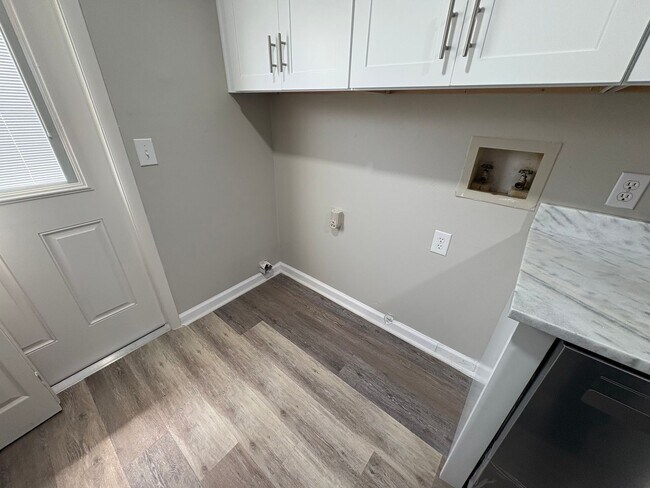 Foto del edificio - 3/2 Condo - Fully Renovated and Near Downt...