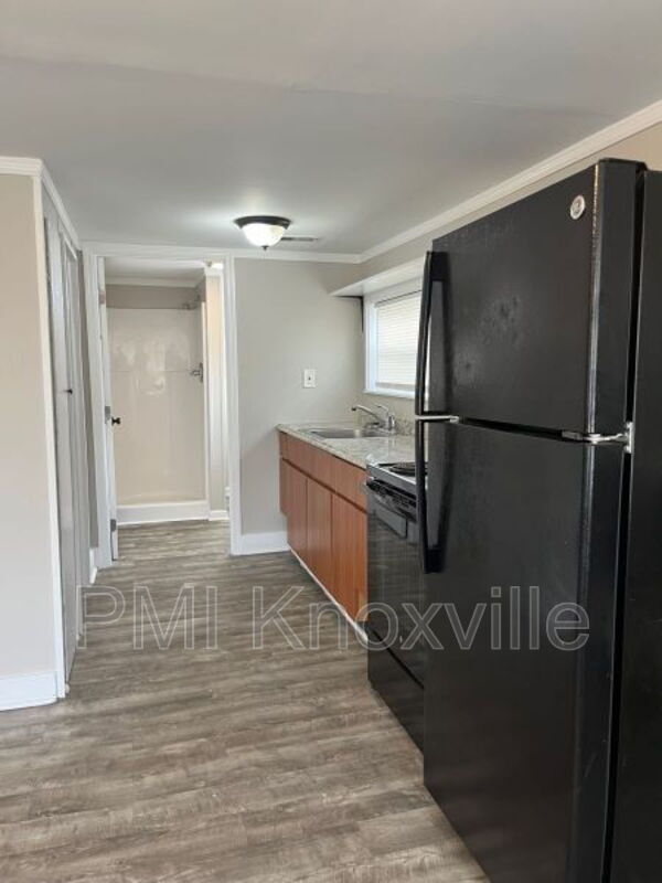 Foto del edificio - 415 Landau Dr