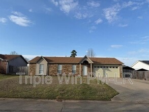 Building Photo - 13206 Meadowview Dr