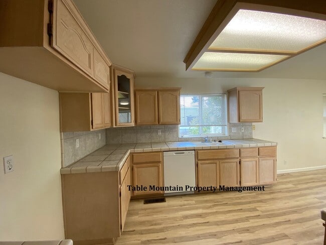 Building Photo - 29 Ridge Line Ct