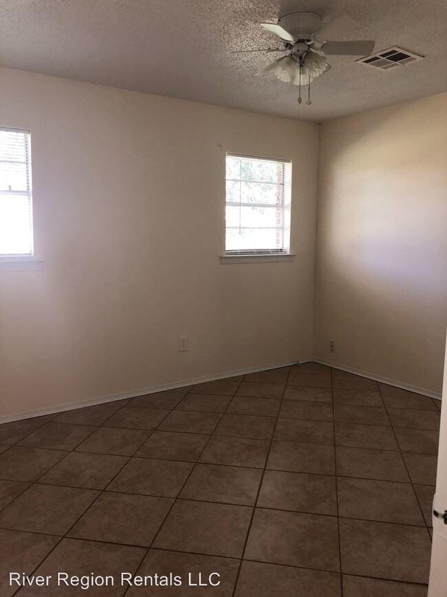 Building Photo - 3 br, 1 bath House - 4352 Richardson Road