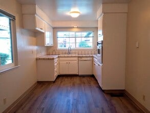 Building Photo - 3070 Walgrove Way