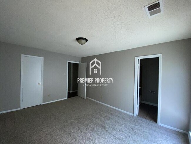 Foto del edificio - 4392 Ann Arbor Ln