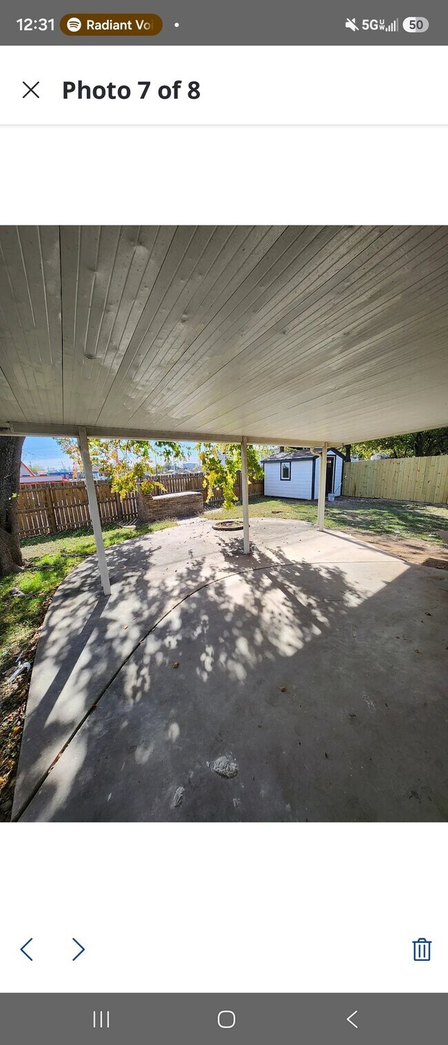 Building Photo - 2010 Encino Cir