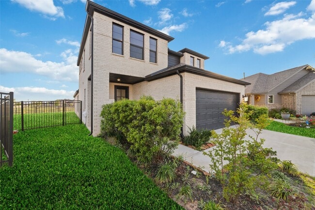 Building Photo - 720 Lake Lacosta Dr