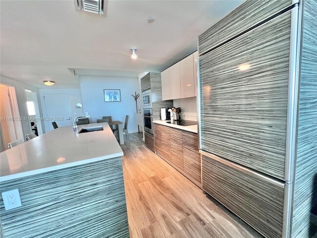Foto del edificio - 460 NE 28th St