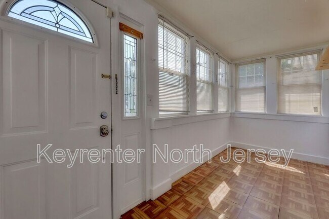 Building Photo - 10 Comfort Pl