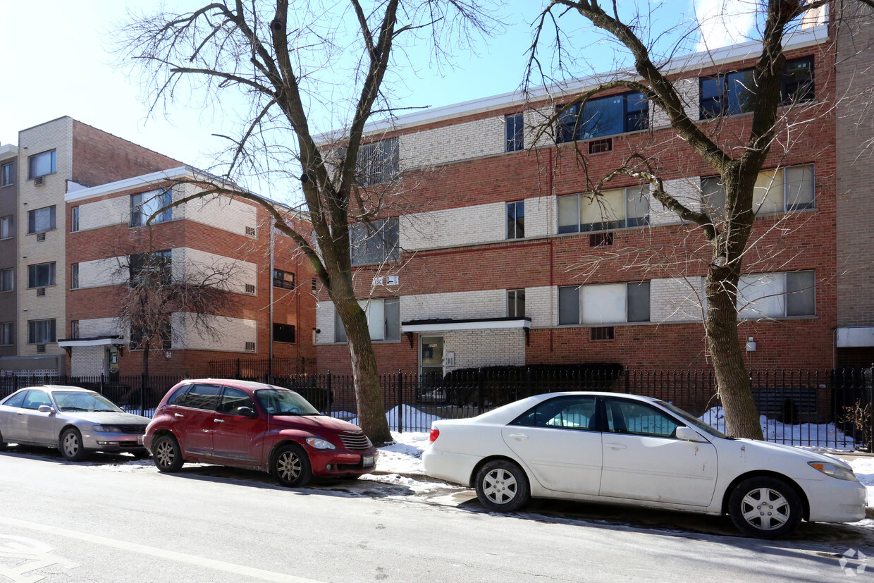 Building Photo - Kenmore Manor