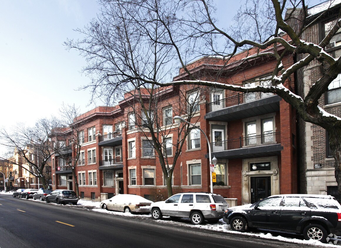 Building Photo - 4118 N Clarendon Ave