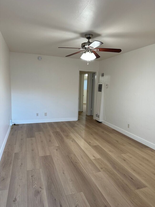 Building Photo - 3346 1/2 32nd Street-