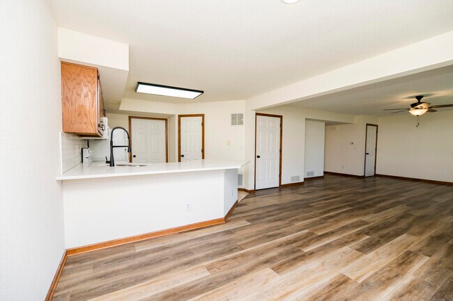 Foto del edificio - 13 Yorkshire Dr