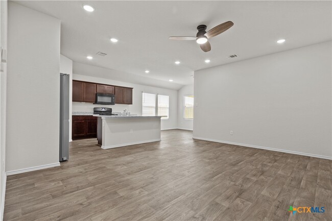 Foto del edificio - 109 Half Moon Ct