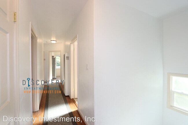 Building Photo - 4346-4348 Townsend Ave