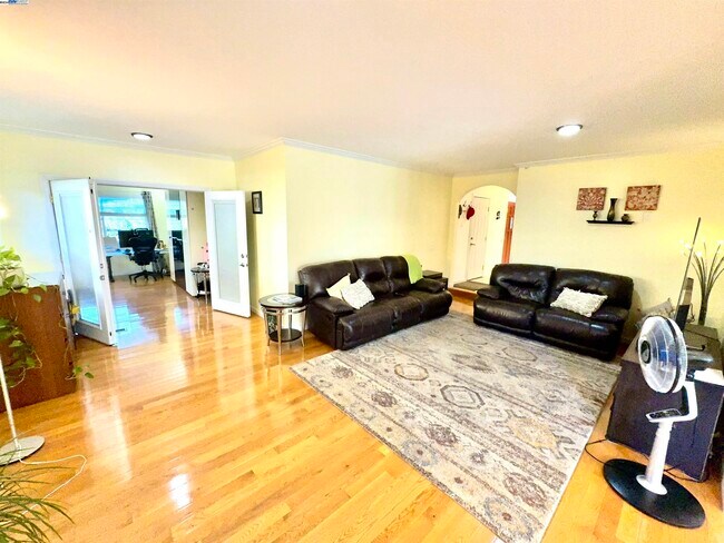 Building Photo - 1399 Camero Way