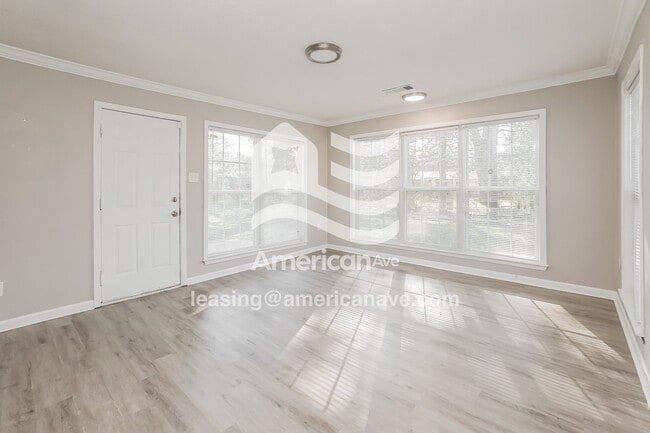 Building Photo - 457 Pemberton Dr