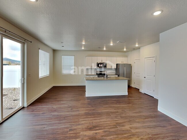 Foto del edificio - 1212 Redbud Drive