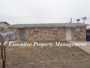 Building Photo - 406 Sunset Ln