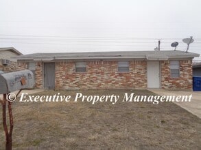 Building Photo - 406 Sunset Ln