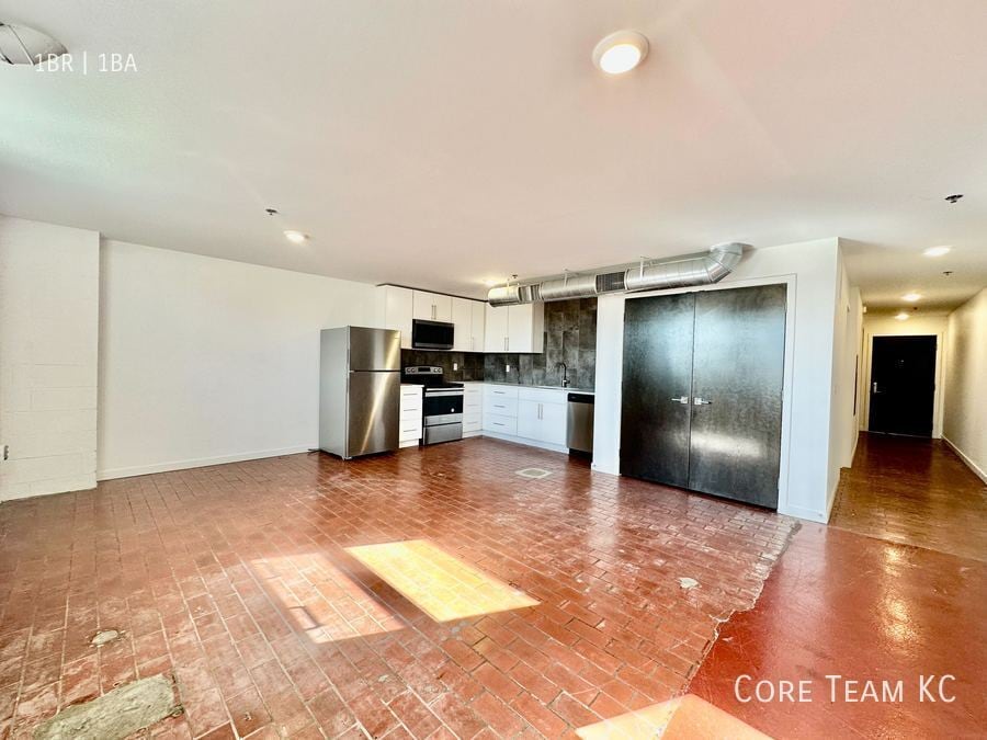 Foto principal - 1180 E 30th St
