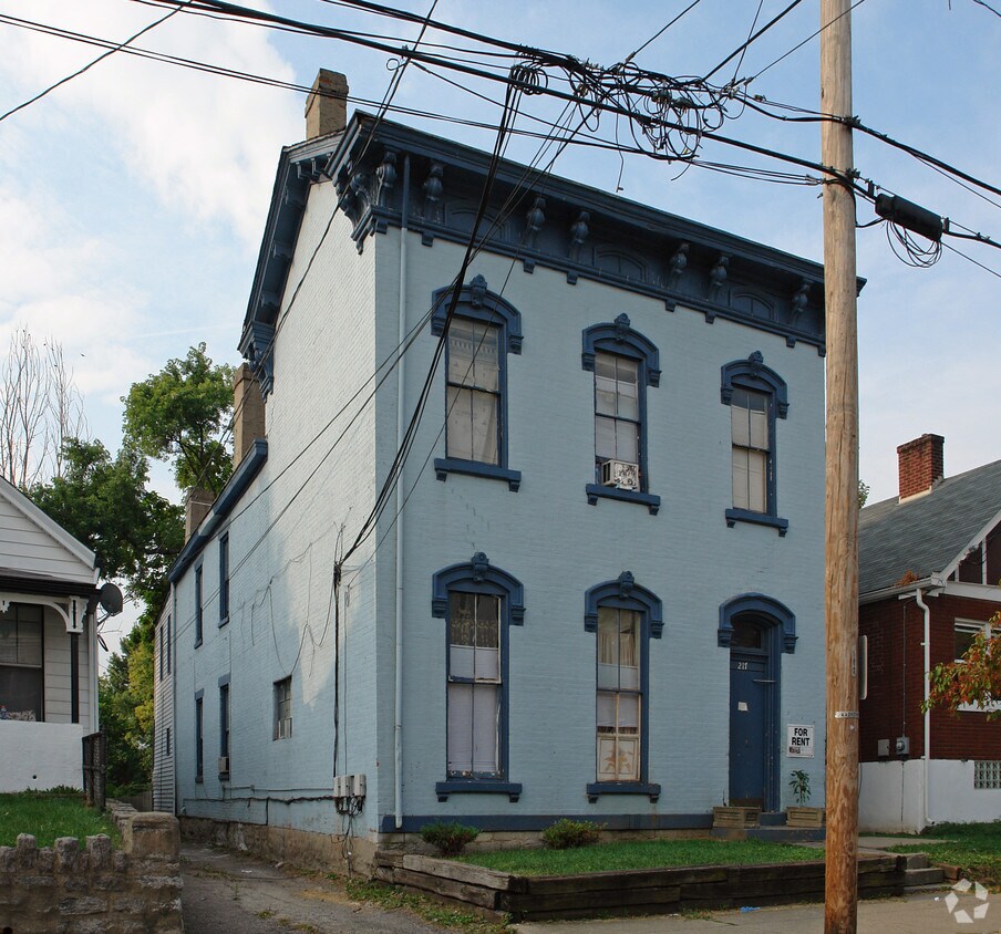 Foto principal - 217 E 15th St